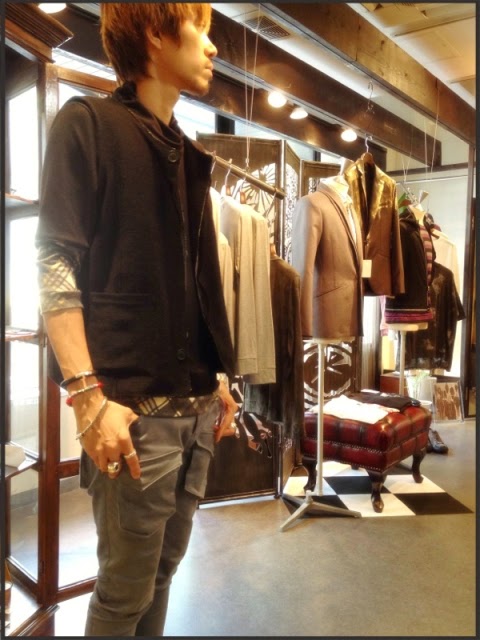 http://www.nue-stro.com/newarrival/files/140916003.jpg